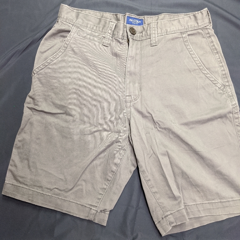 Men's grey classic fit shorts!